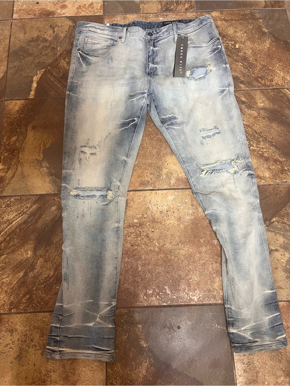 NWT Smoke Rise 38x32 Slim Fit Distressed Light Wash Jeans